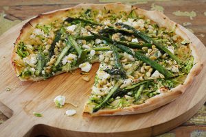 asparagus and goat's cheese pizza