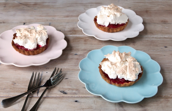raspberry meringue tarts